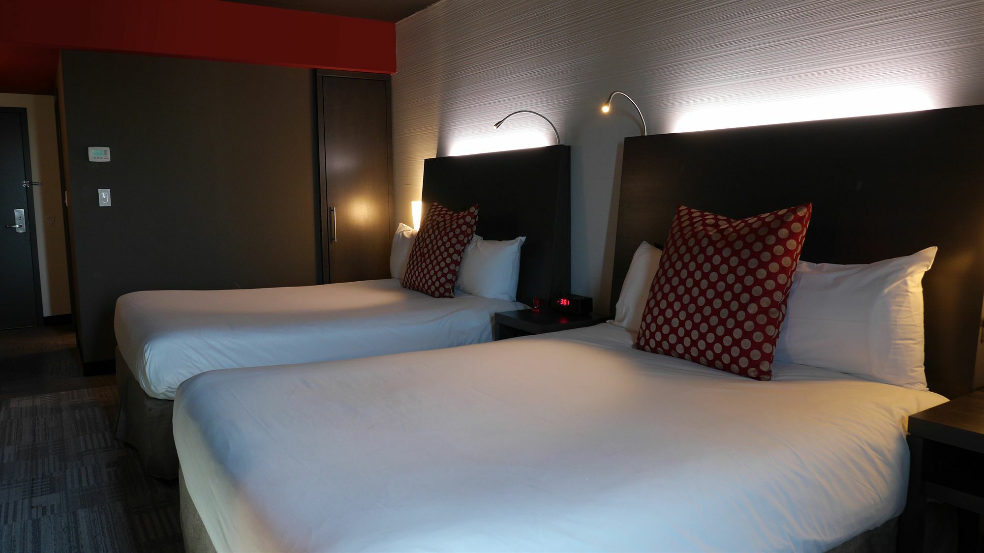 Grand Times Hotel Sherbrooke
