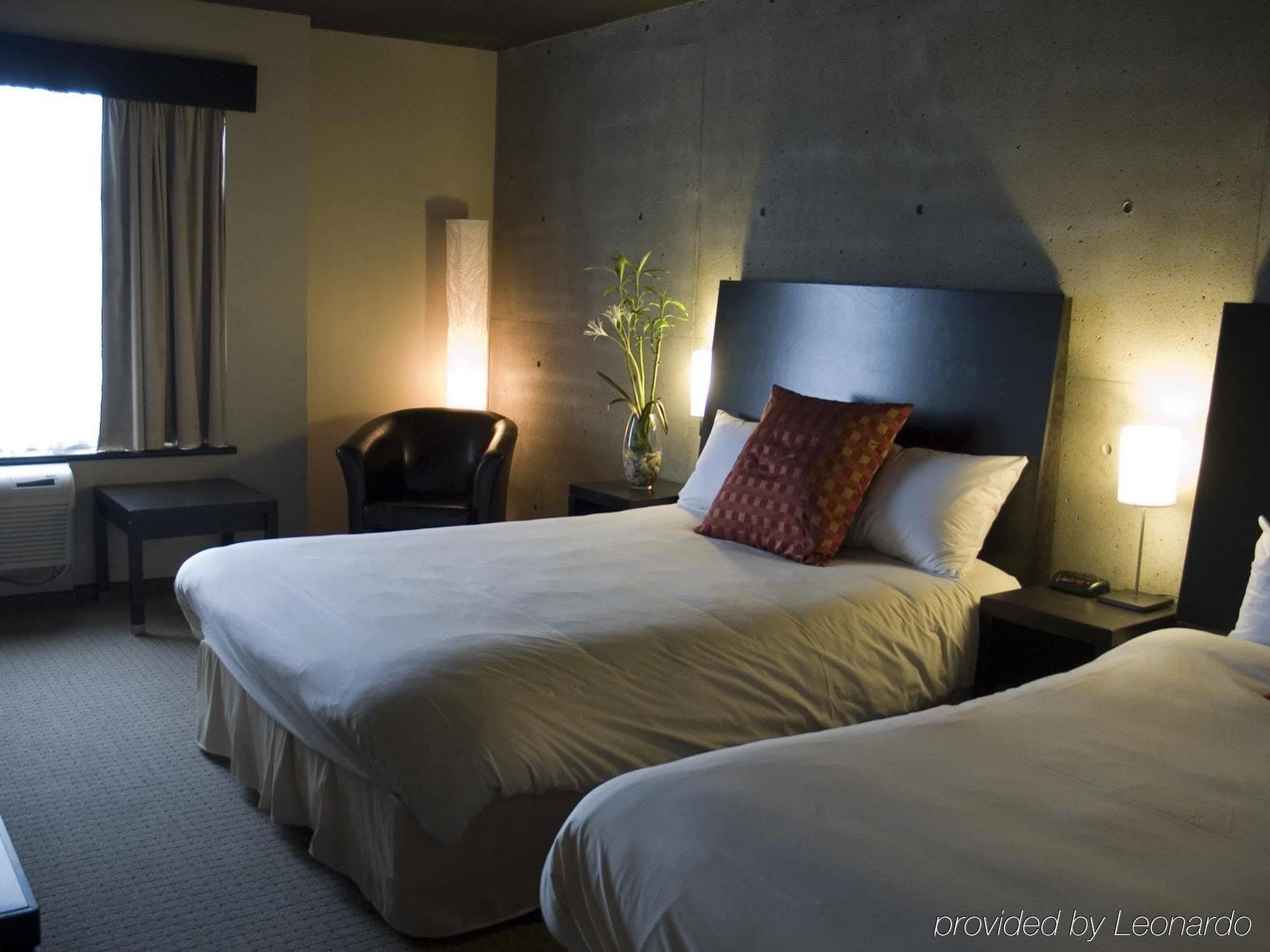 Grand Times Hotel Sherbrooke